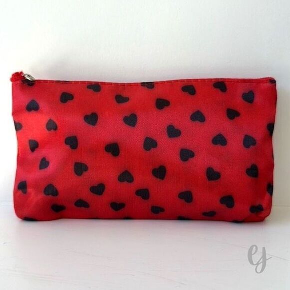 7 Travel Makeup Brushes in the Margot Case – Red with Black Hearts – New - Picture 4 of 9